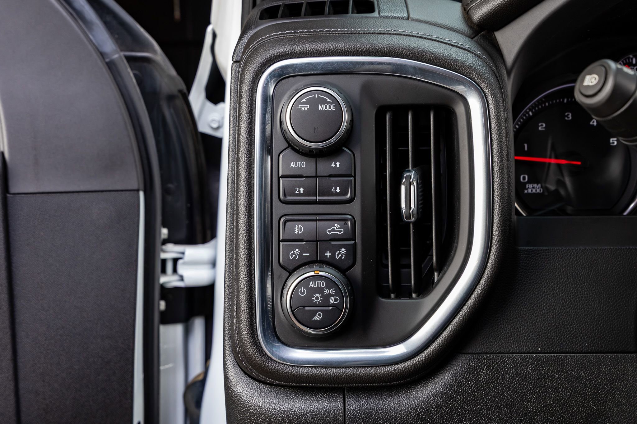 Used 2022 Chevrolet Silverado 2500 LTZ w/ LTZ Plus Package image 23