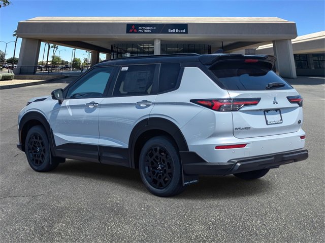 New 2025 Mitsubishi Outlander Trail Edition image 2