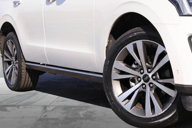 Certified 2021 Ford Expedition Limited AWD/4WD image 3