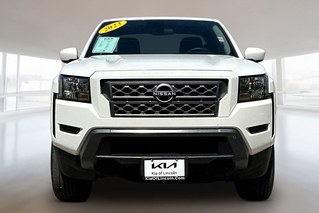 Used 2023 Nissan Frontier SV w/ Tow Package AWD/4WD image 2