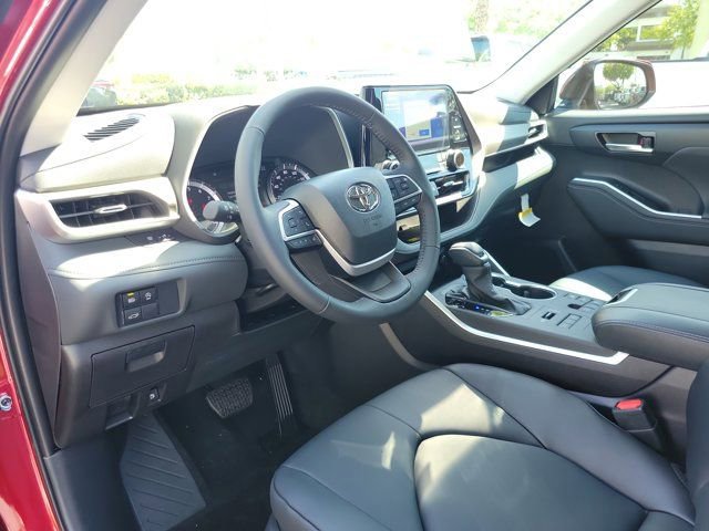 New 2026 Toyota Highlander XLE image 10
