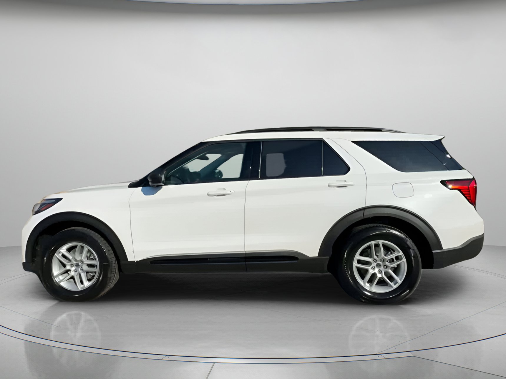 New 2026 Ford Explorer Active RWD image 17