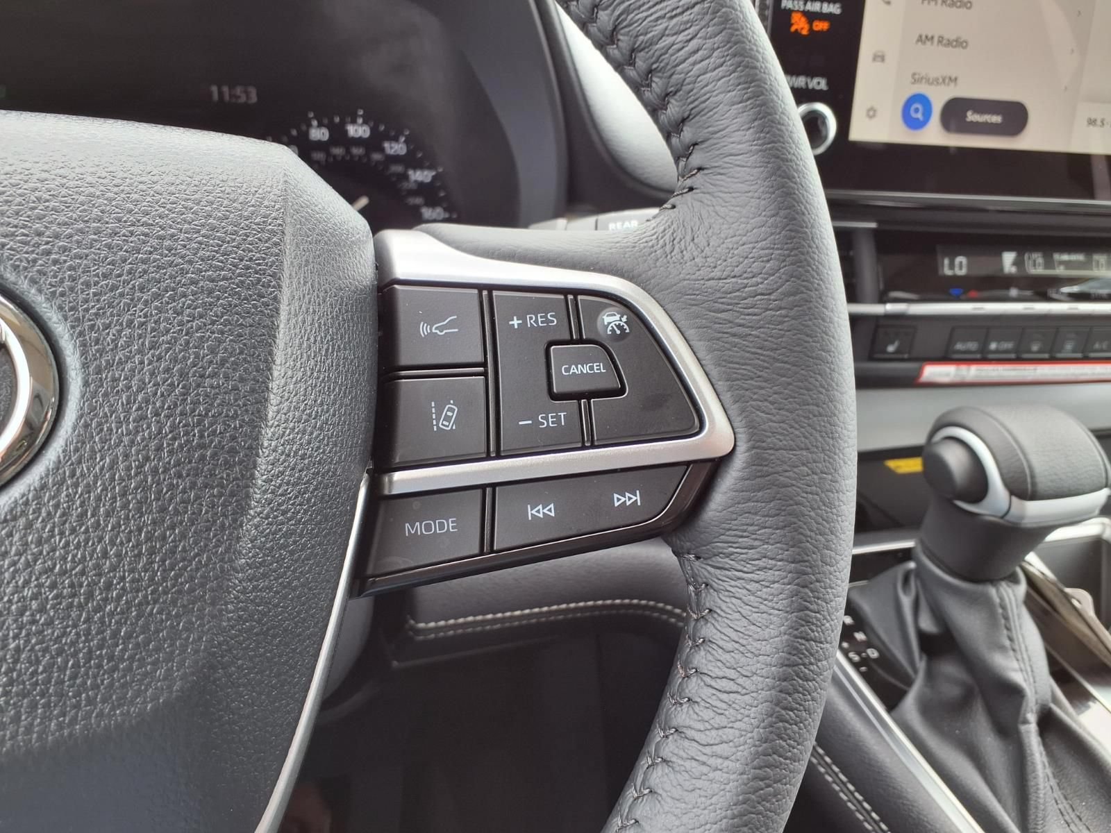 Certified 2026 Toyota Sienna XLE FWD image 23