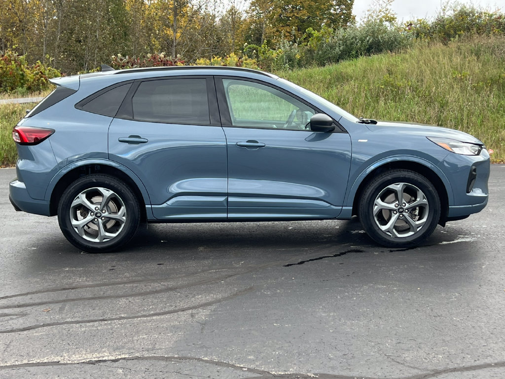 Certified 2023 Ford Escape ST-Line AWD/4WD image 43