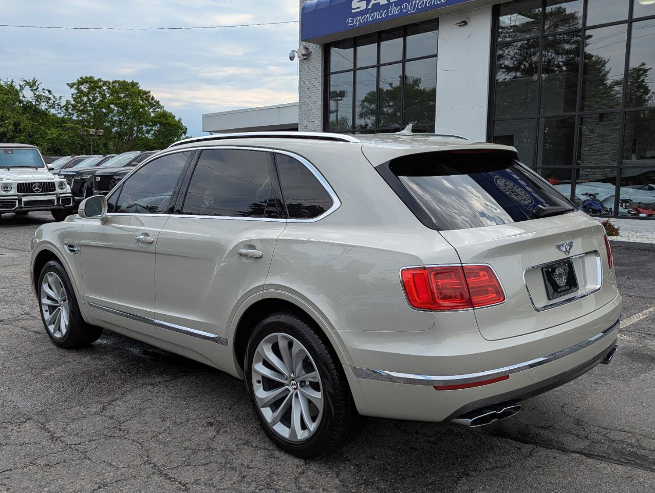 Used 2020 Bentley Bentayga AWD/4WD image 10