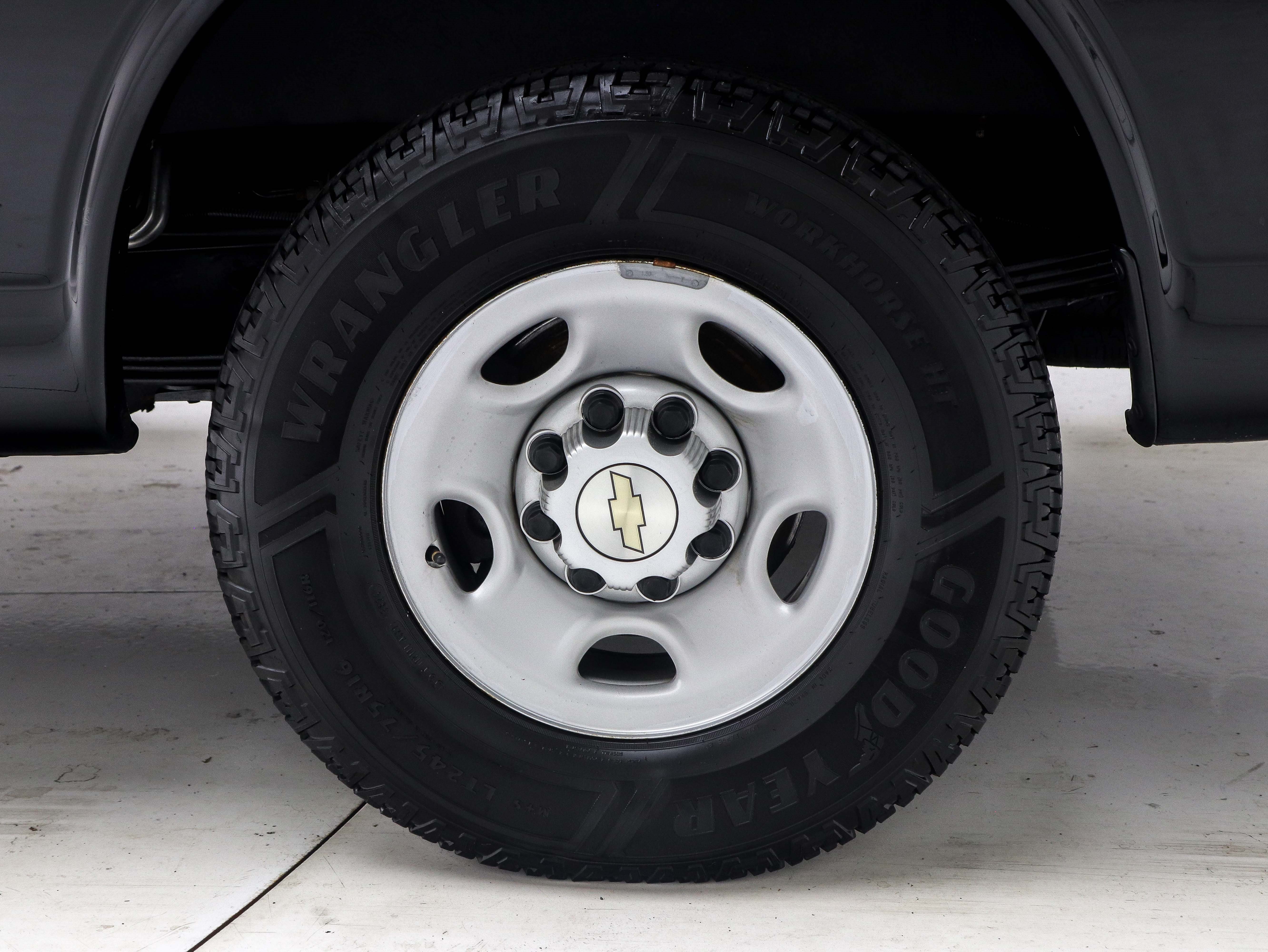Used 2020 Chevrolet Express 2500 LS w/ Driver Convenience Package RWD image 25