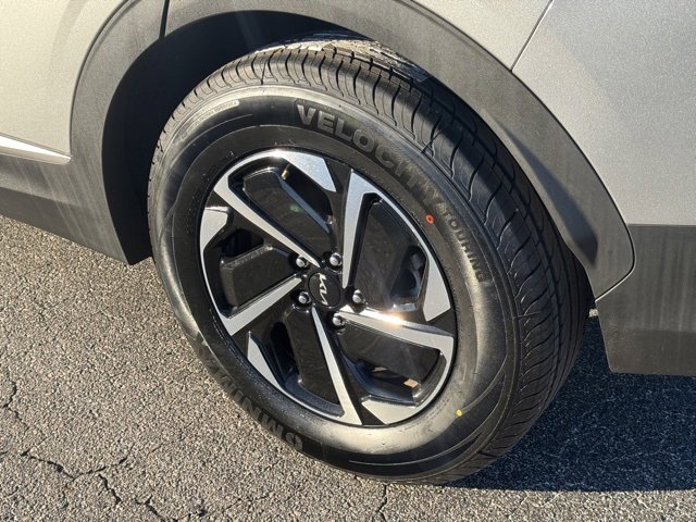 Certified 2023 Kia Sportage LX image 9