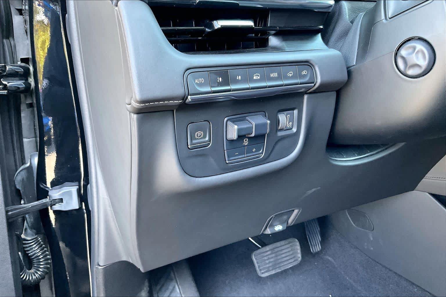 Used 2023 Cadillac Escalade Sport Platinum AWD/4WD image 35