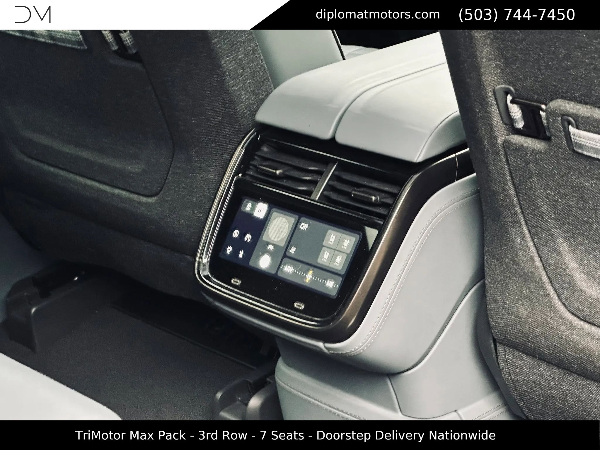 Used 2025 Rivian R1S Premium image 22