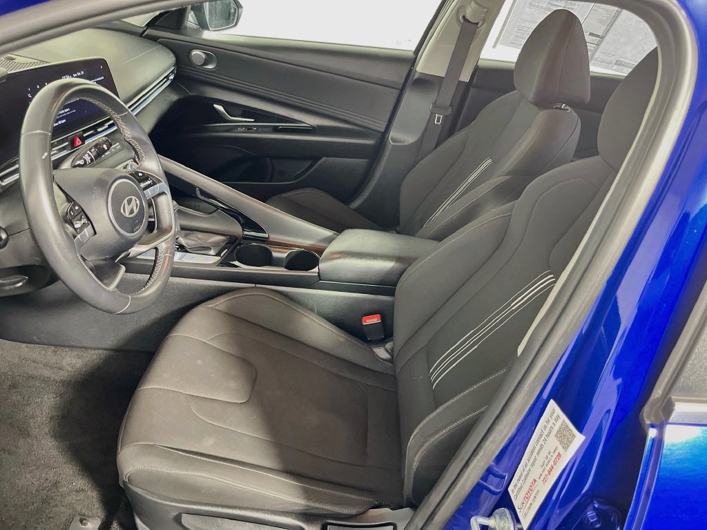 Used 2025 Hyundai Elantra SEL FWD image 11