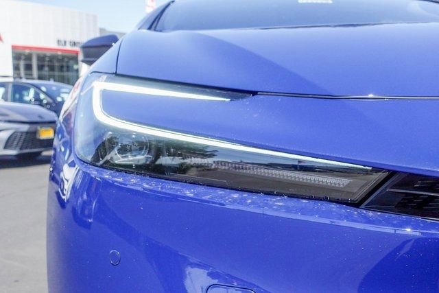 New 2026 Toyota Prius Plug-In Hybrid FWD image 6