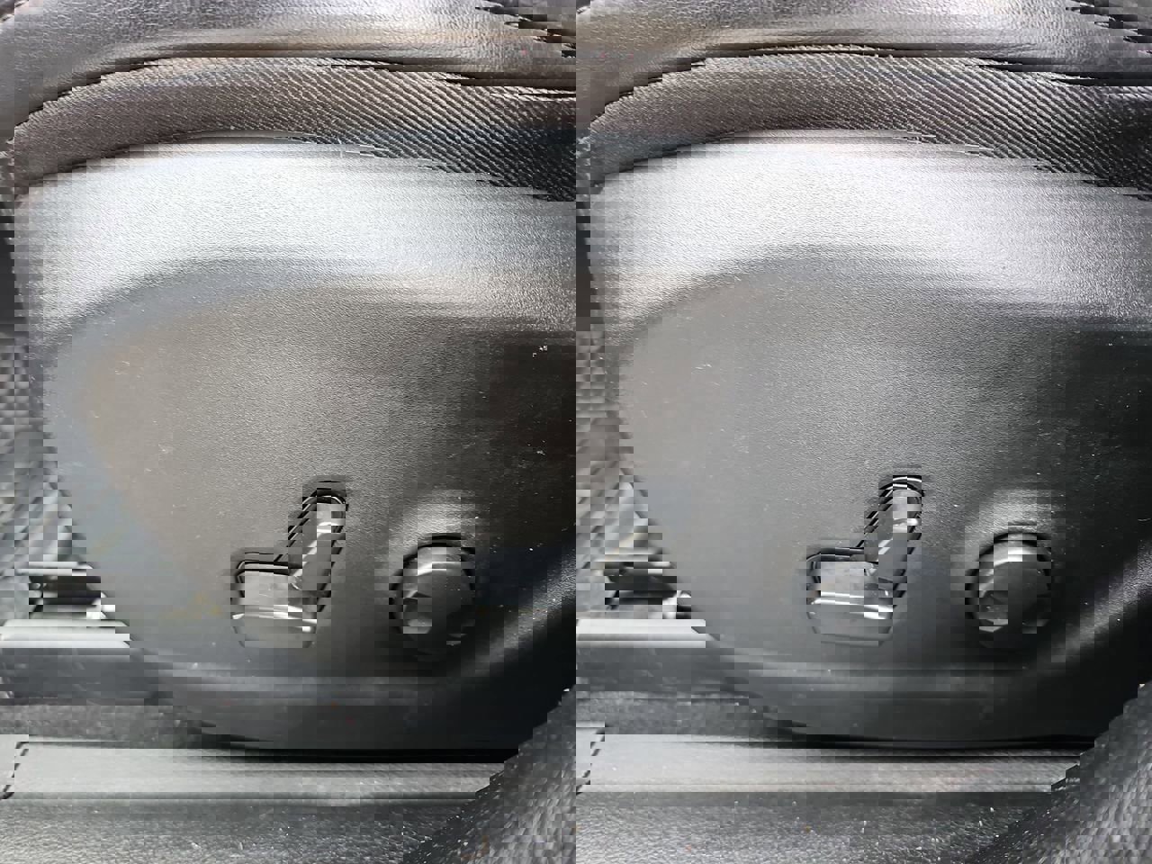 Used 2022 Jeep Cherokee Trailhawk w/ Comfort/Convenience Group image 31