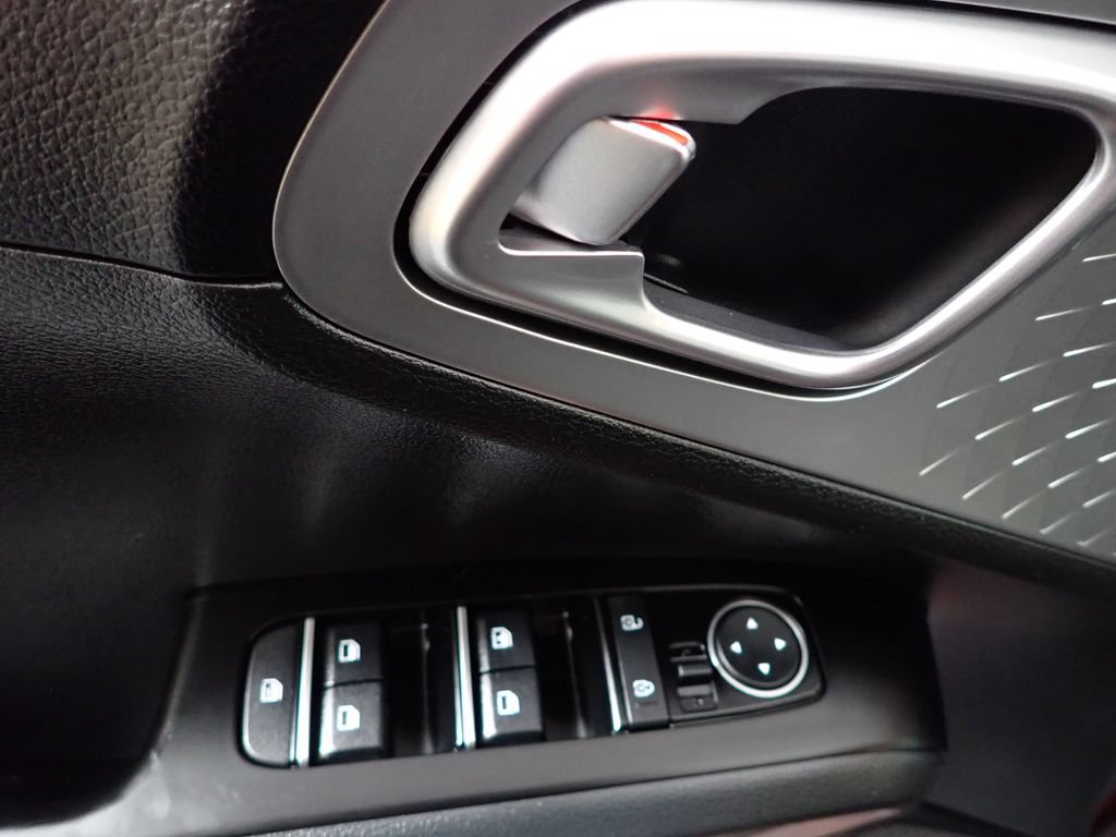 Used 2025 Kia Soul LX FWD image 18