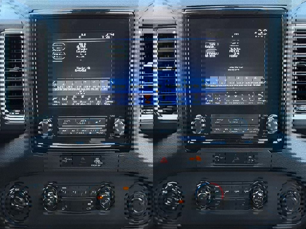 Used 2023 Nissan Frontier SV image 24