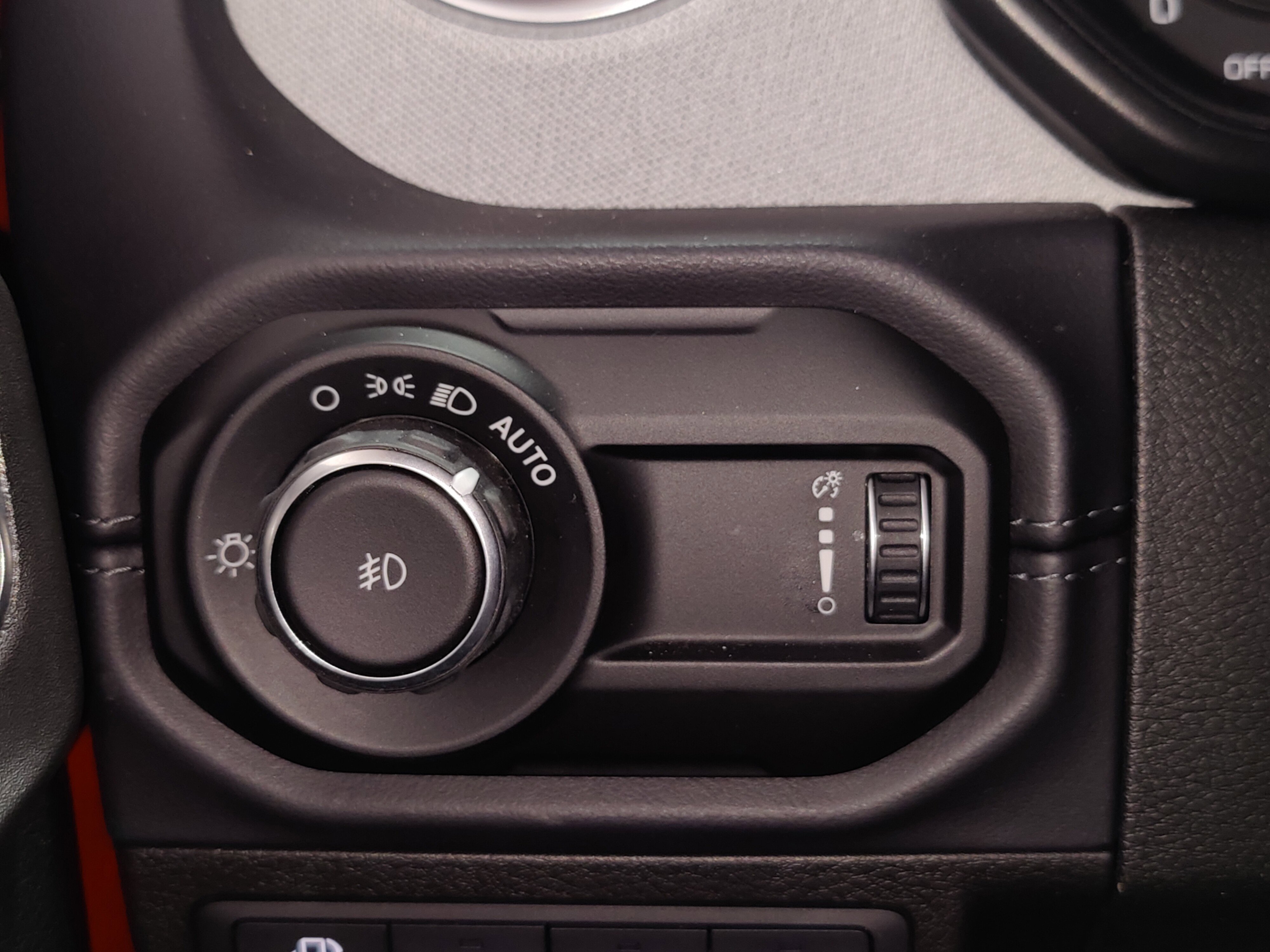 Used 2025 Jeep Wrangler Unlimited Sahara image 23