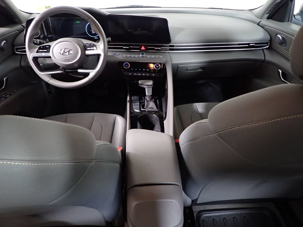 Used 2023 Hyundai Elantra SEL w/ Convenience Package FWD image 30