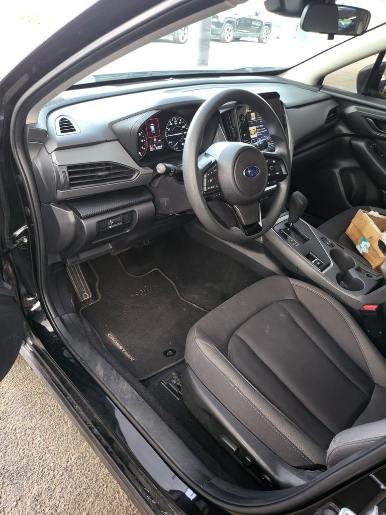Used 2025 Subaru Crosstrek 2.5i Premium AWD/4WD image 3