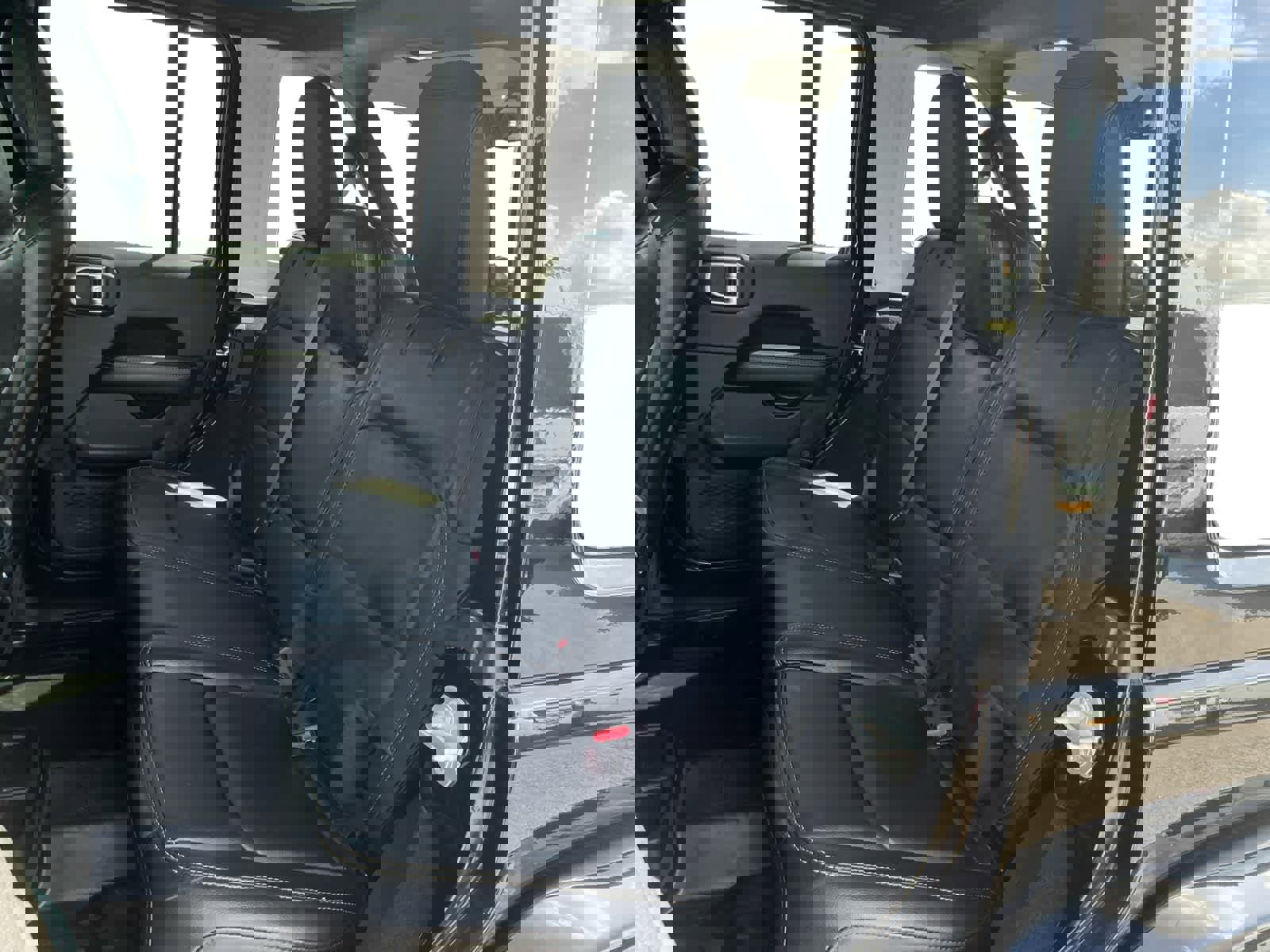 Used 2024 Jeep Wrangler Sahara w/ Technology Group image 13