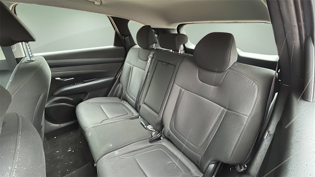 Certified 2025 Hyundai Tucson SE image 12