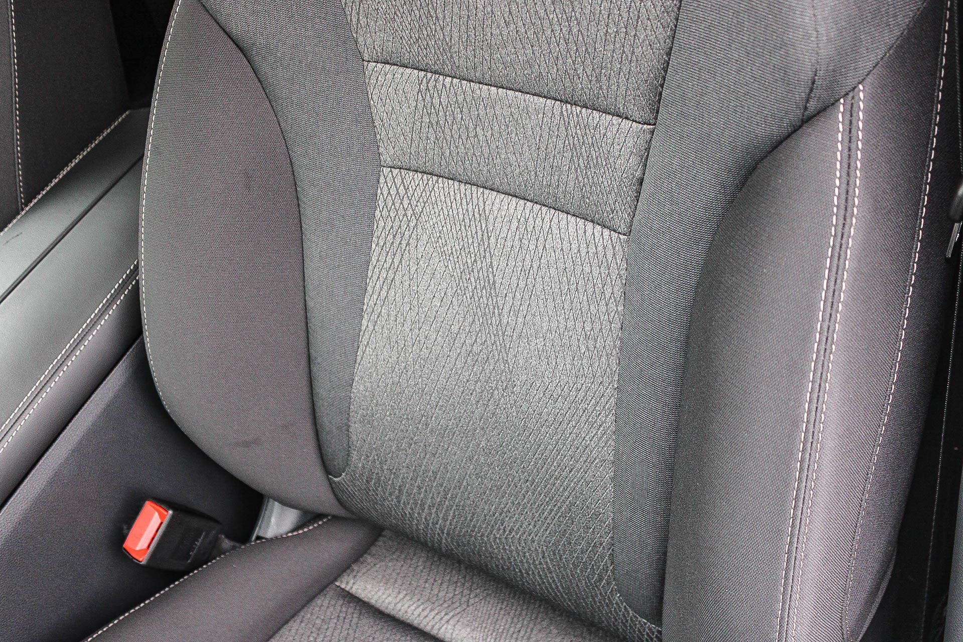 Used 2025 Nissan Rogue SV image 23