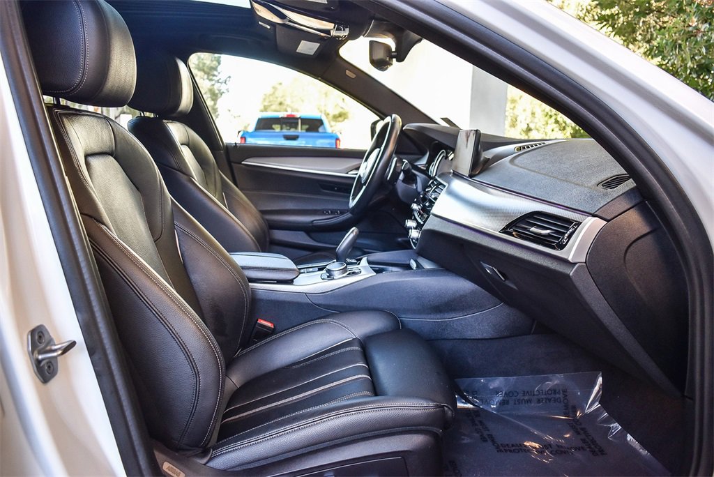 Used 2019 BMW 540i w/ M Sport Package image 16