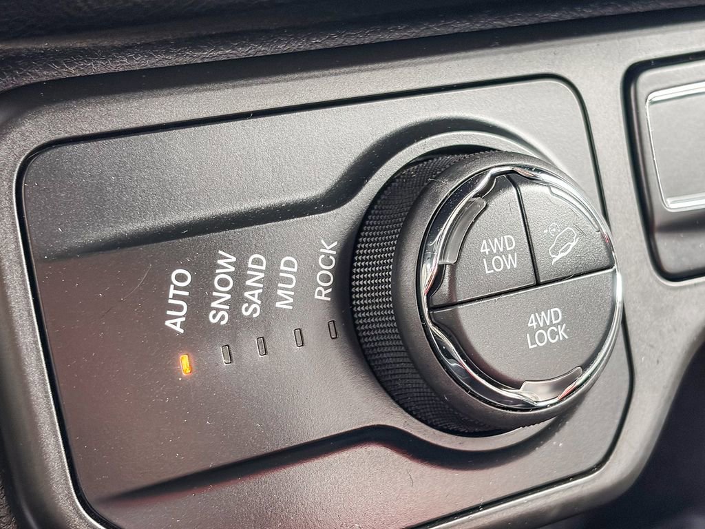 Used 2018 Jeep Renegade Trailhawk image 35