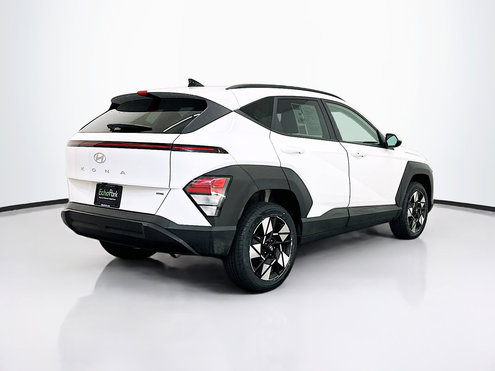 Used 2025 Hyundai Kona SEL image 9