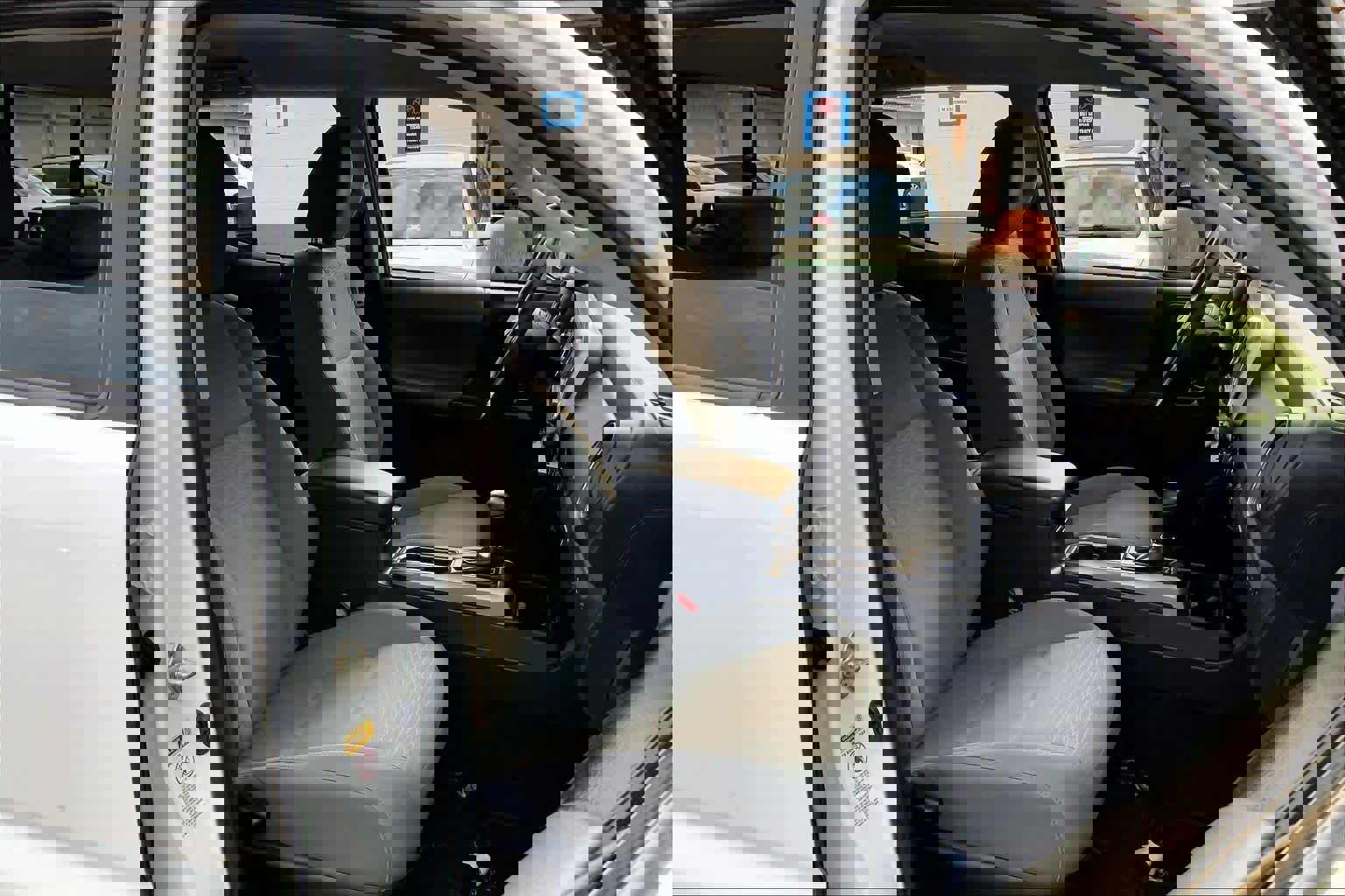 Used 2017 Toyota Tacoma SR5 w/ Tow Package image 9