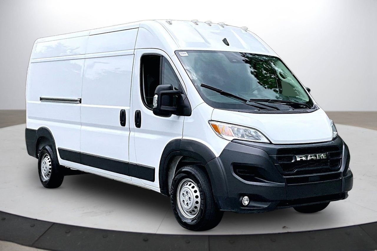 Used 2024 RAM ProMaster 2500 w/ Convenience Group FWD image 2