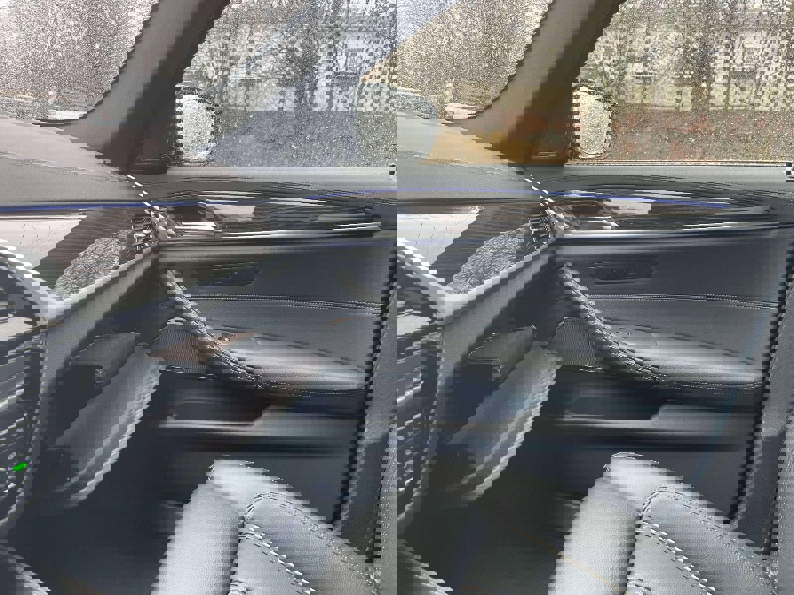 Used 2023 BMW M550i xDrive w/ Executive Package image 33