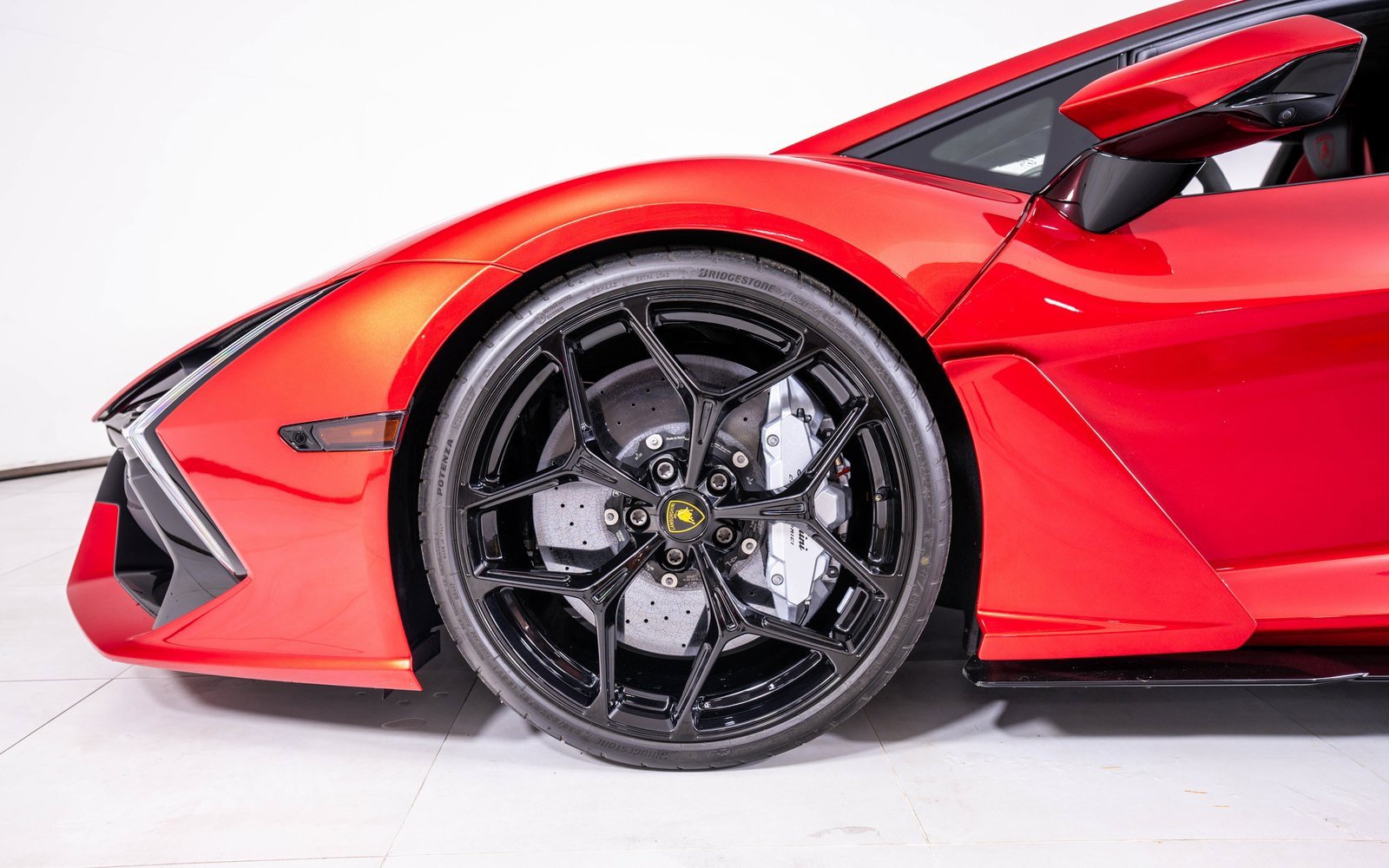 Used 2024 Lamborghini Revuelto image 16