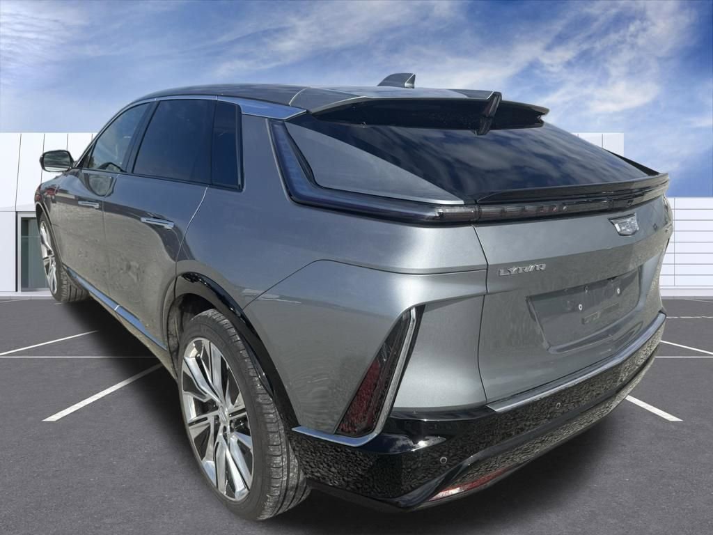 Certified 2024 Cadillac Lyriq Luxury w/ LPO, Floor Liner Package image 4