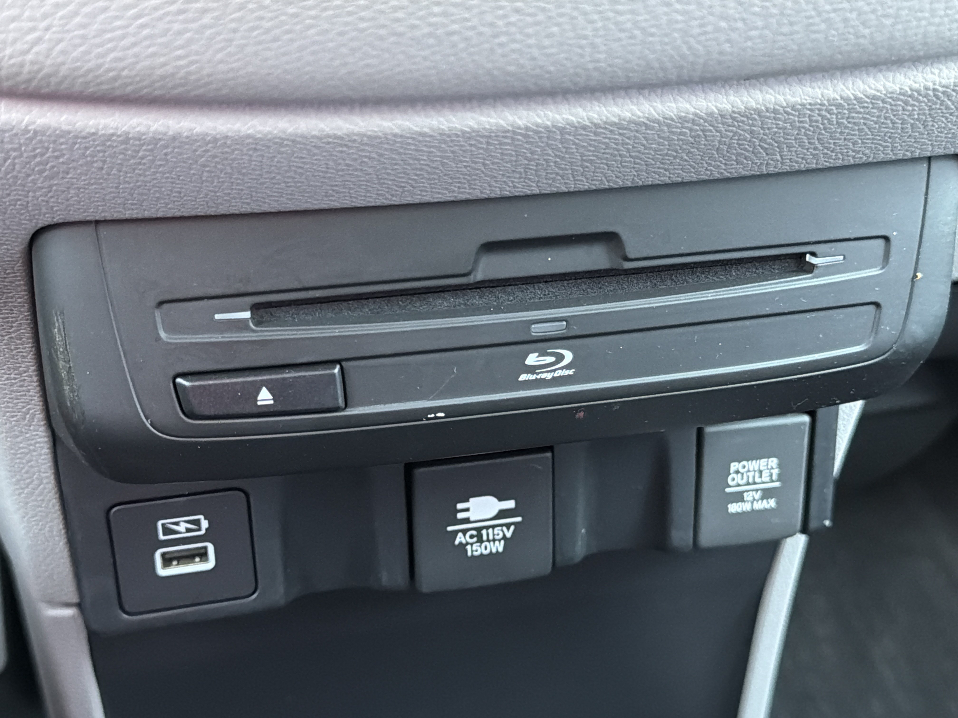 Certified 2024 Honda Odyssey Touring image 7