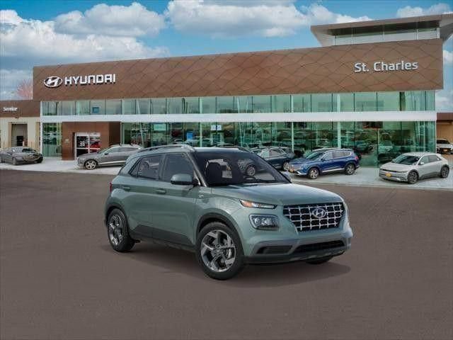 Used 2026 Hyundai Venue SEL FWD image 2