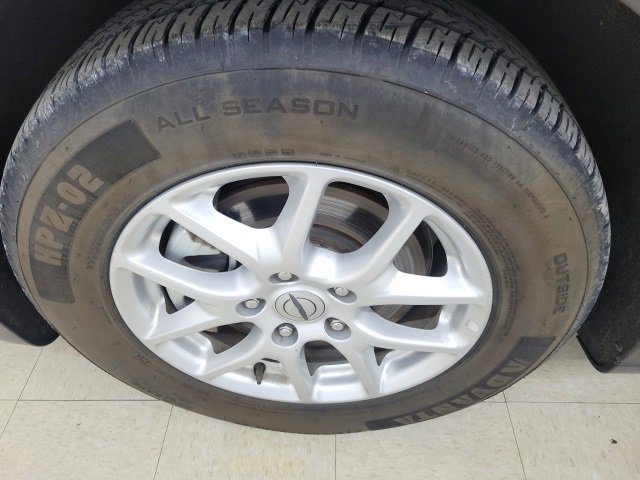 Used 2023 Chrysler Pacifica Touring-L image 10