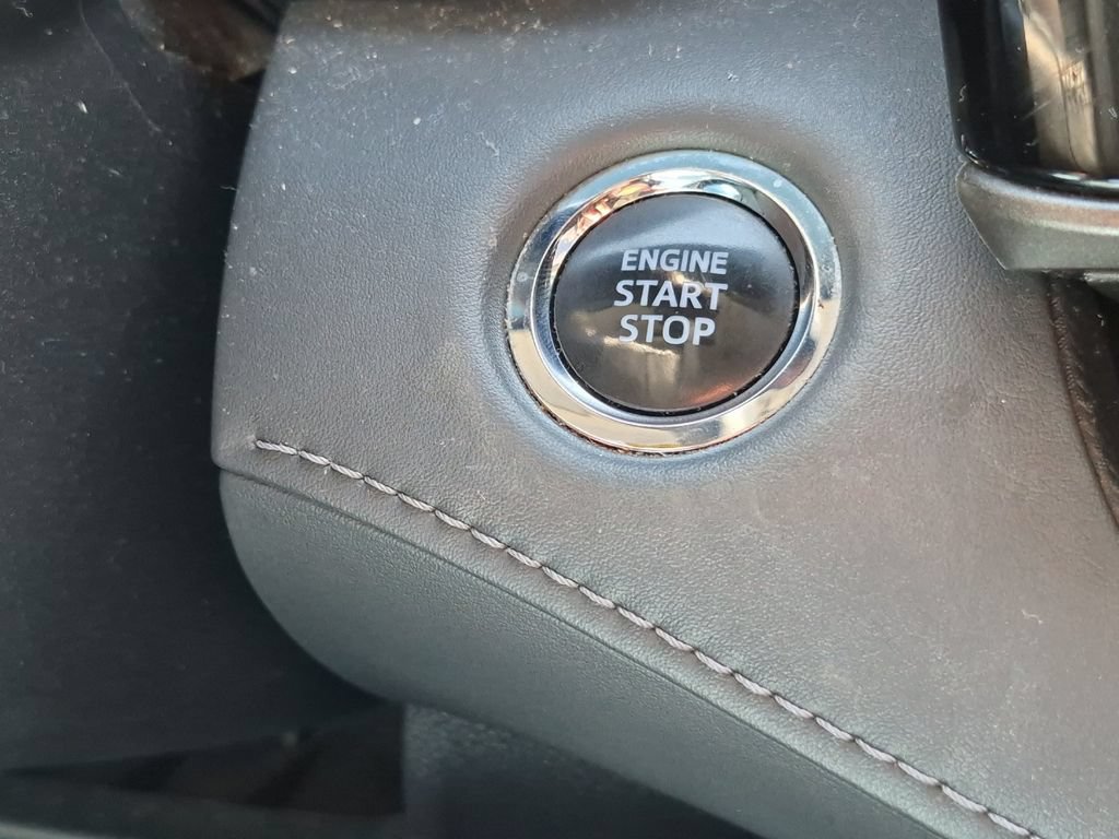 Used 2022 Toyota Highlander LE FWD image 22