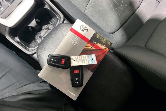 Used 2021 Toyota RAV4 XLE w/ XLE Grade Weather Package image 37