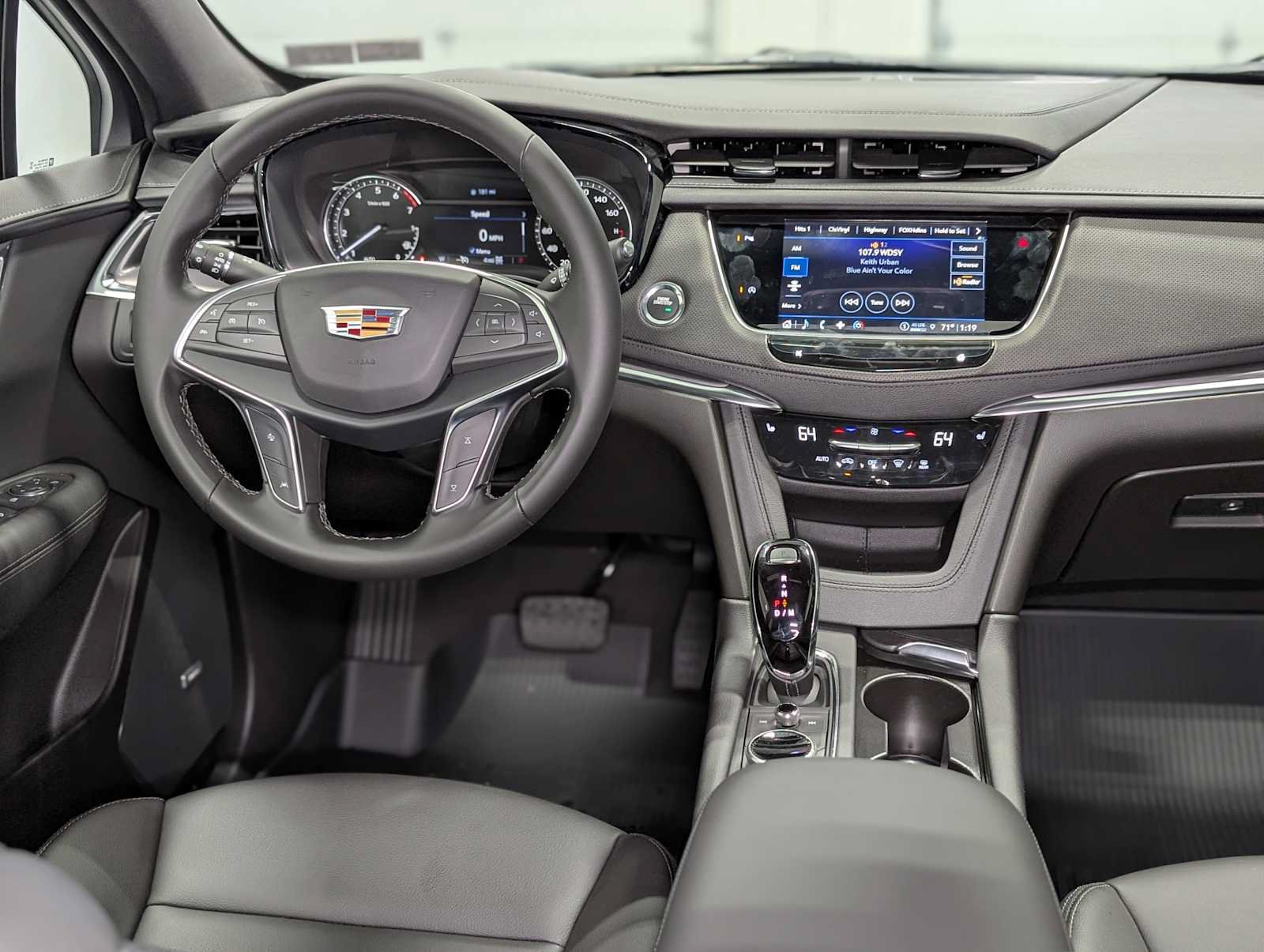 New 2026 Cadillac XT5 Luxury w/ LPO, Floor Liner Package AWD/4WD image 5