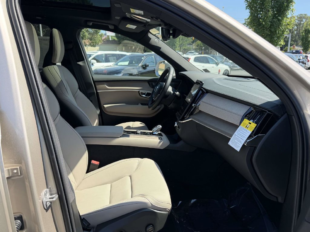 New 2026 Volvo XC90 B6 Plus w/ Protection Package AWD/4WD image 11