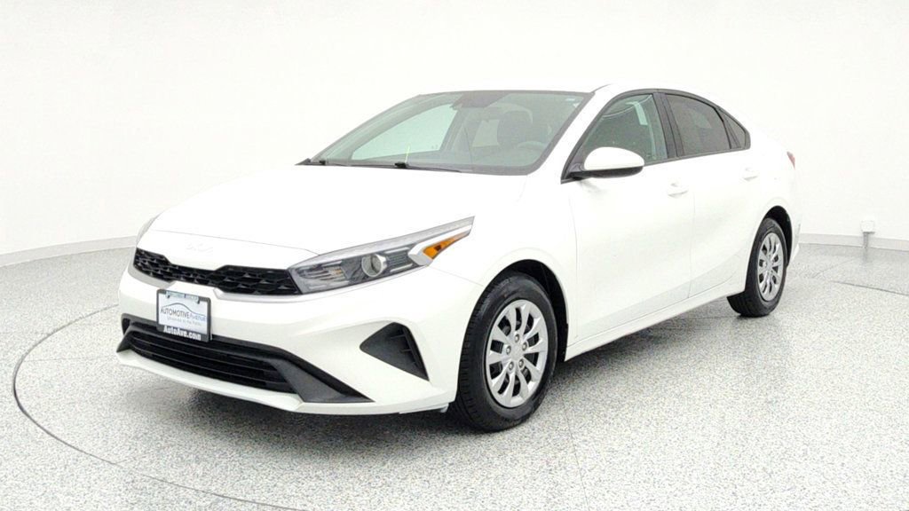 Used 2023 Kia Forte LX image 1