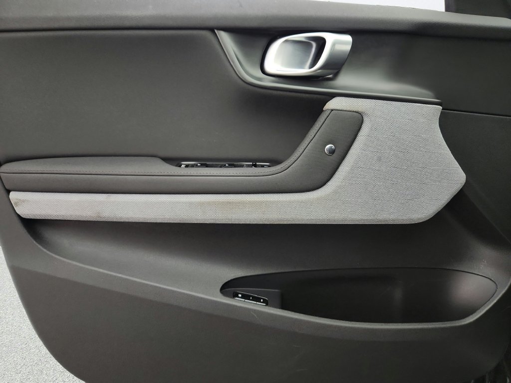 Used 2022 Polestar Polestar 2 w/ Pilot Package AWD/4WD image 23