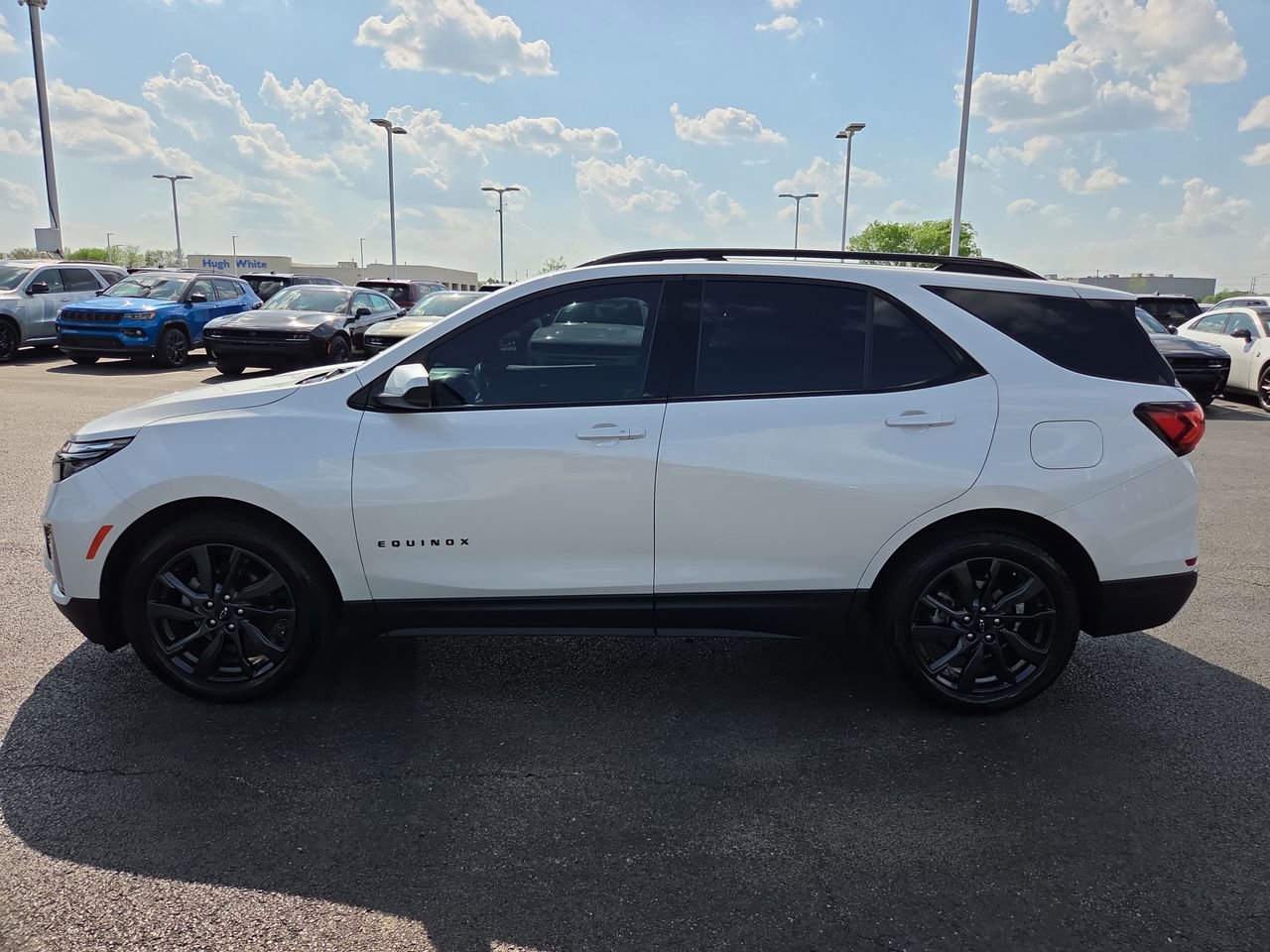 Used 2022 Chevrolet Equinox RS FWD image 4