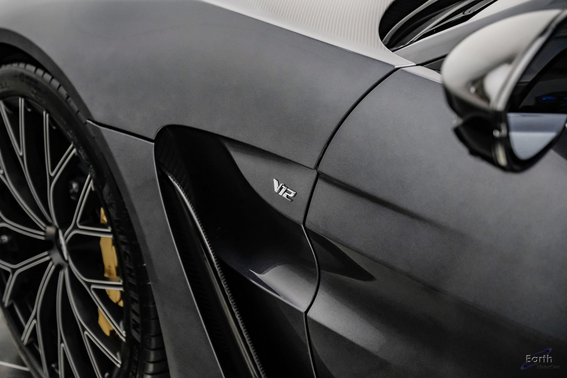 Used 2023 Aston Martin V12 Vantage RWD image 38