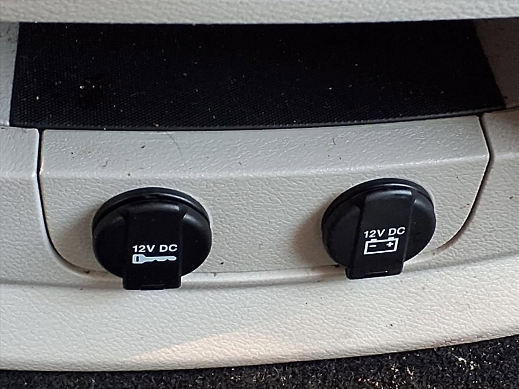 Used 2016 Chrysler Town & Country Touring-L image 24