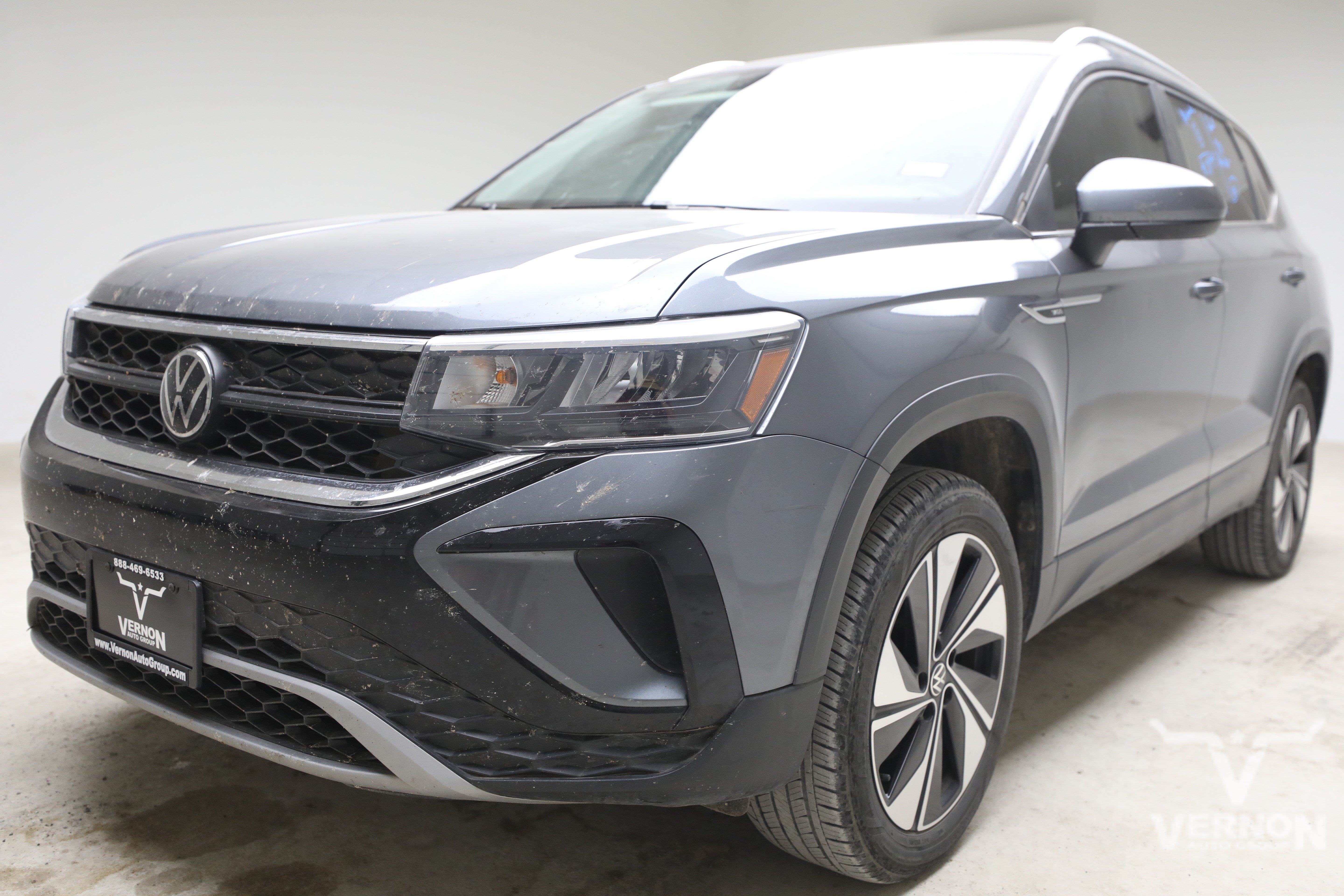 Used 2024 Volkswagen Taos SE w/ Panoramic Sunroof Package AWD/4WD image 1