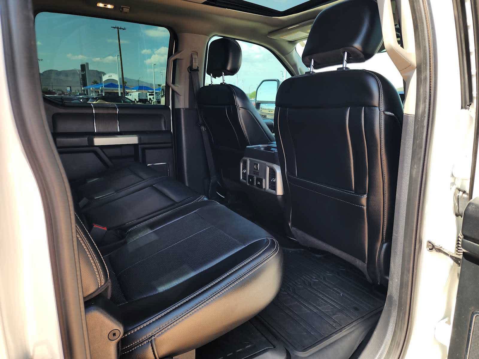 Used 2020 Ford F350 Lariat w/ Lariat Ultimate Package AWD/4WD image 17