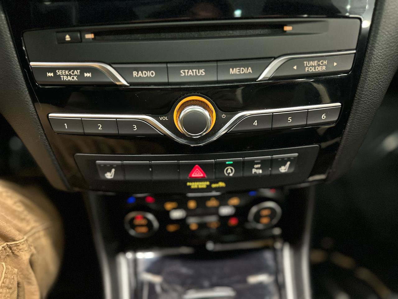 Used 2018 INFINITI QX30 Sport w/ Sport Leather Package image 23