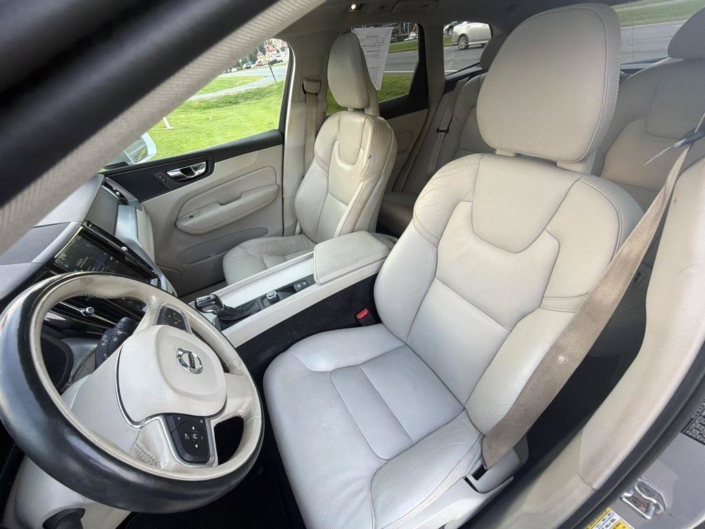 Used 2018 Volvo XC60 T5 Momentum w/ Vision Package AWD/4WD image 25