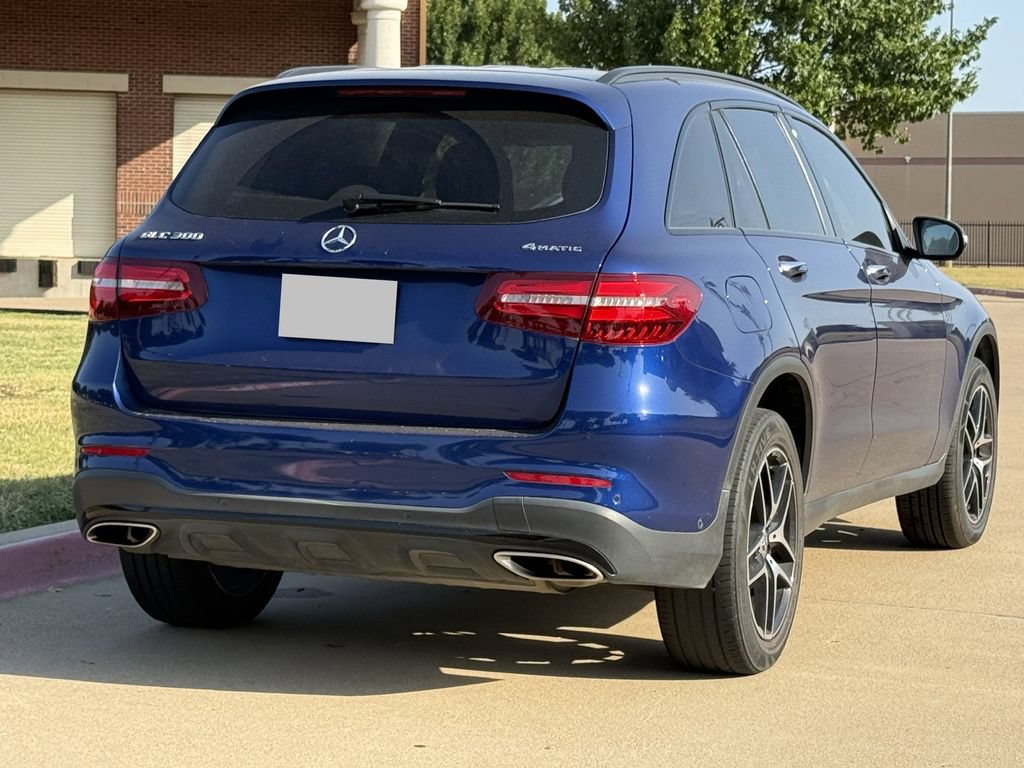 Used 2018 Mercedes-Benz GLC 300 4MATIC image 4