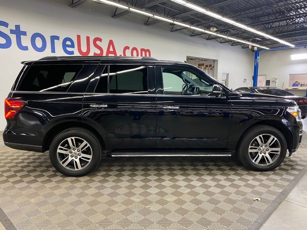 Used 2022 Ford Expedition Limited AWD/4WD image 11